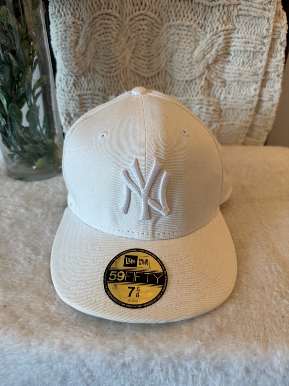 New York Yankees New Era Fitted Cap in White NWT